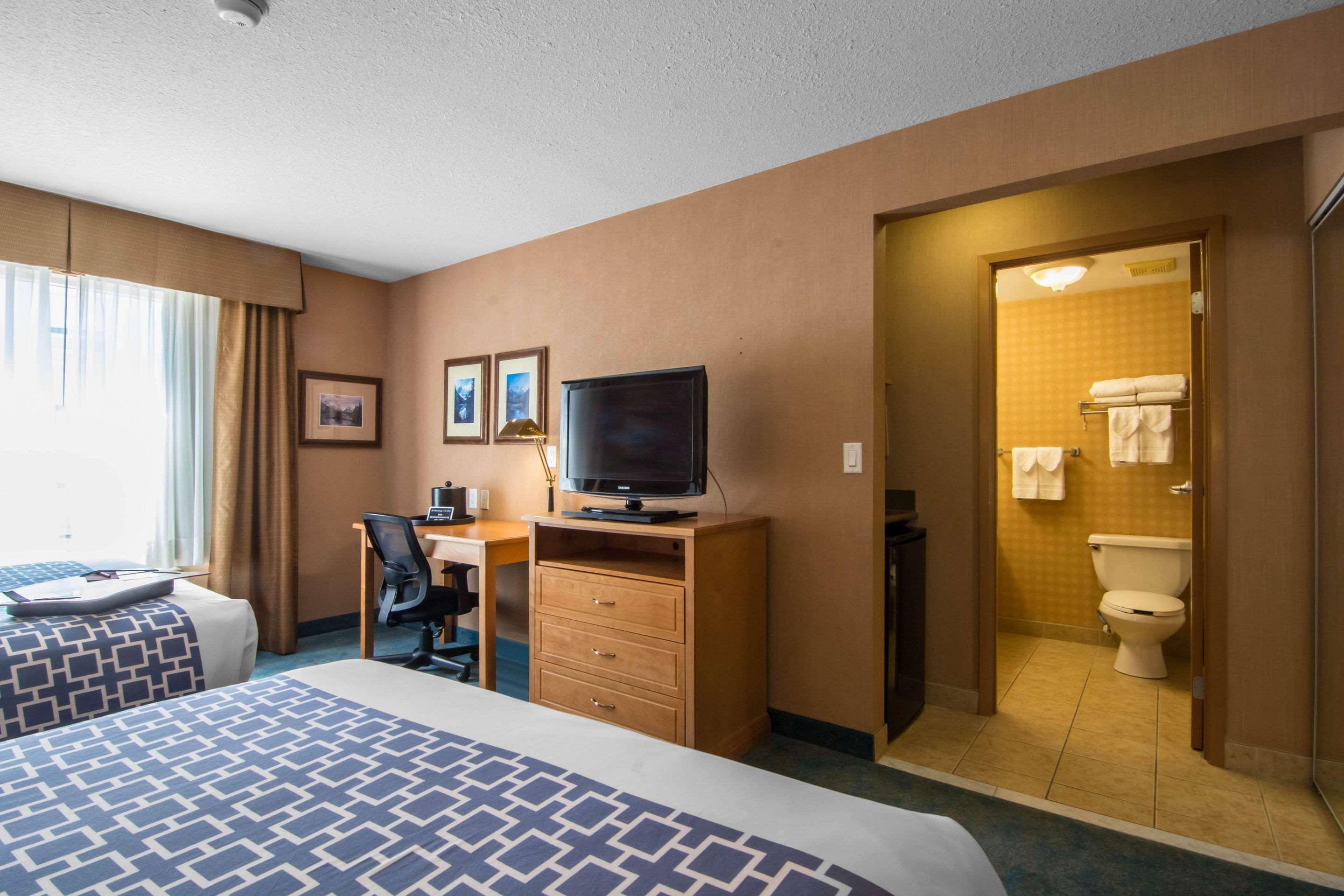Econo Lodge Inn & Suites University Calgary Ngoại thất bức ảnh