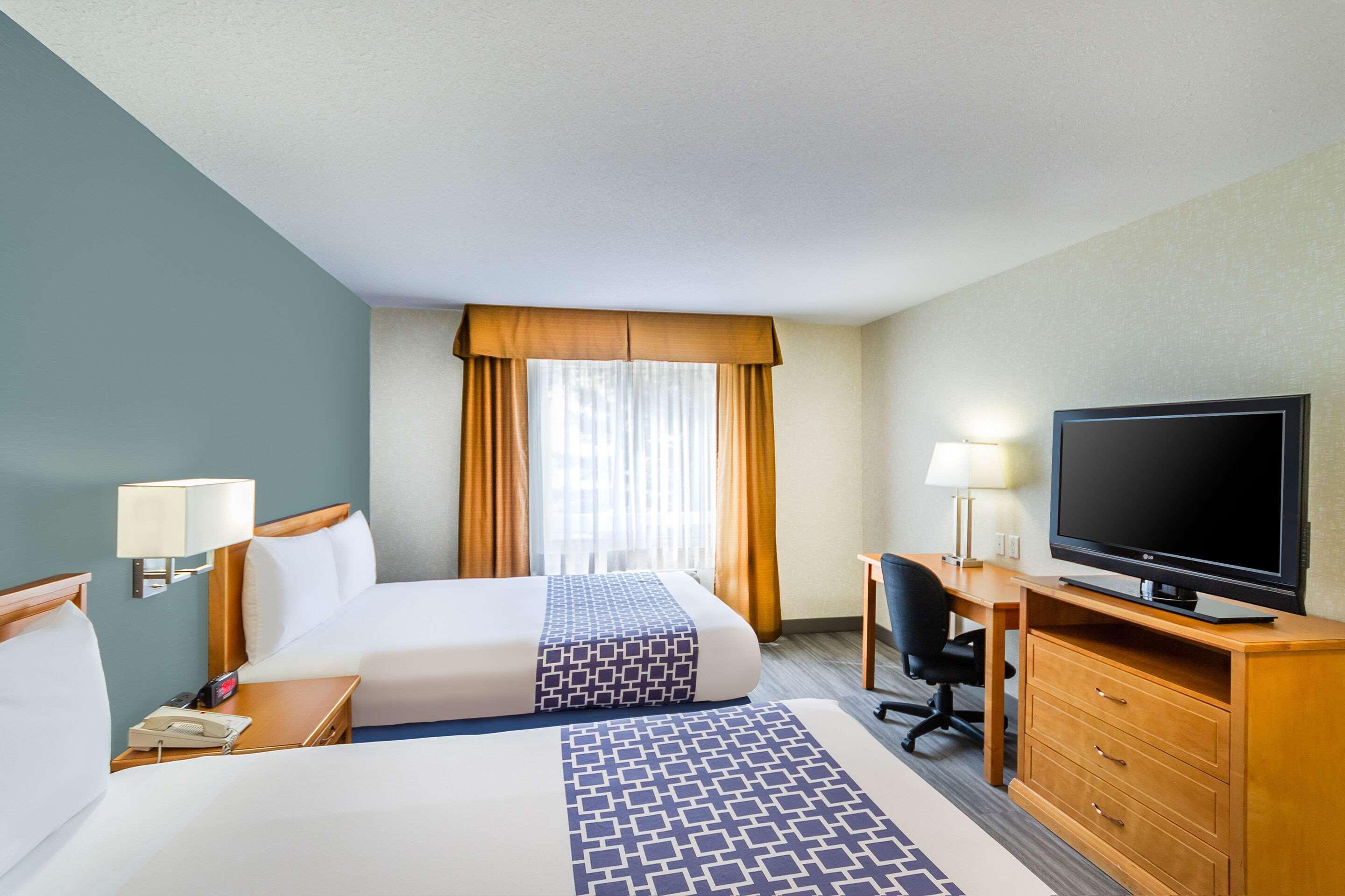 Econo Lodge Inn & Suites University Calgary Ngoại thất bức ảnh