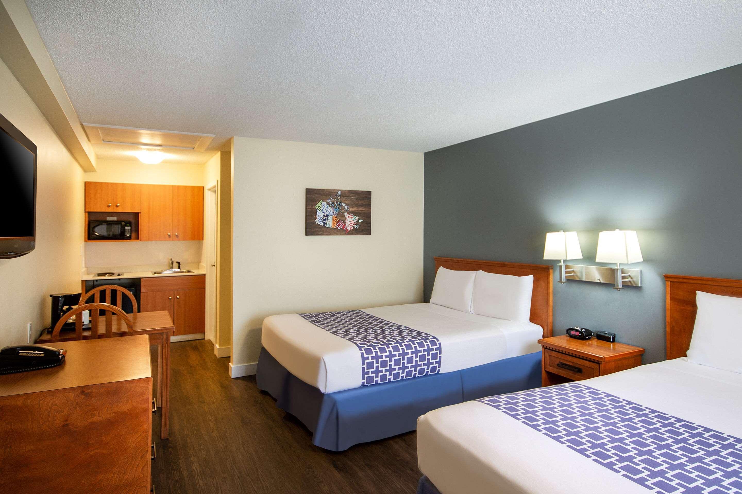 Econo Lodge Inn & Suites University Calgary Ngoại thất bức ảnh