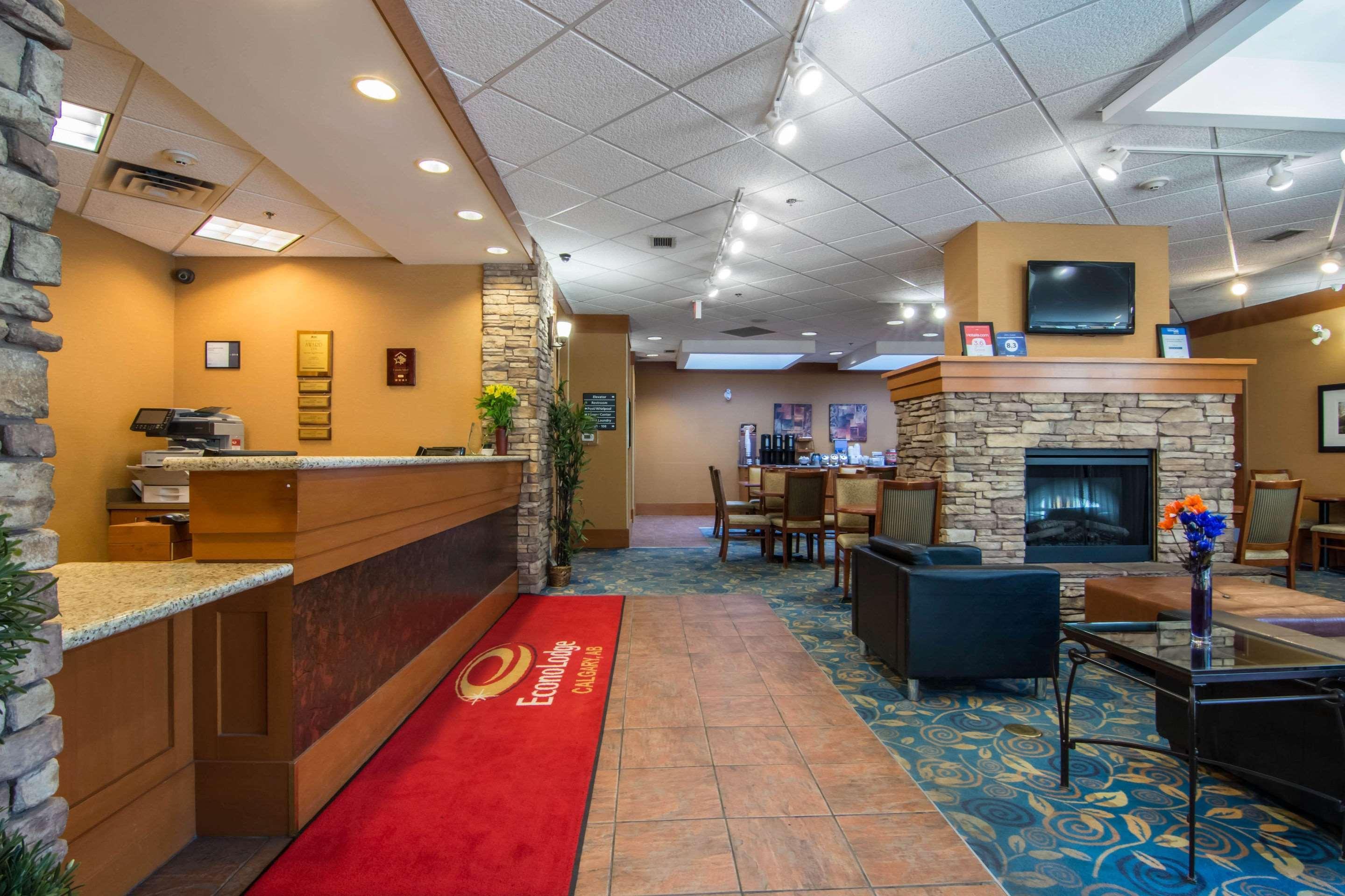 Econo Lodge Inn & Suites University Calgary Ngoại thất bức ảnh