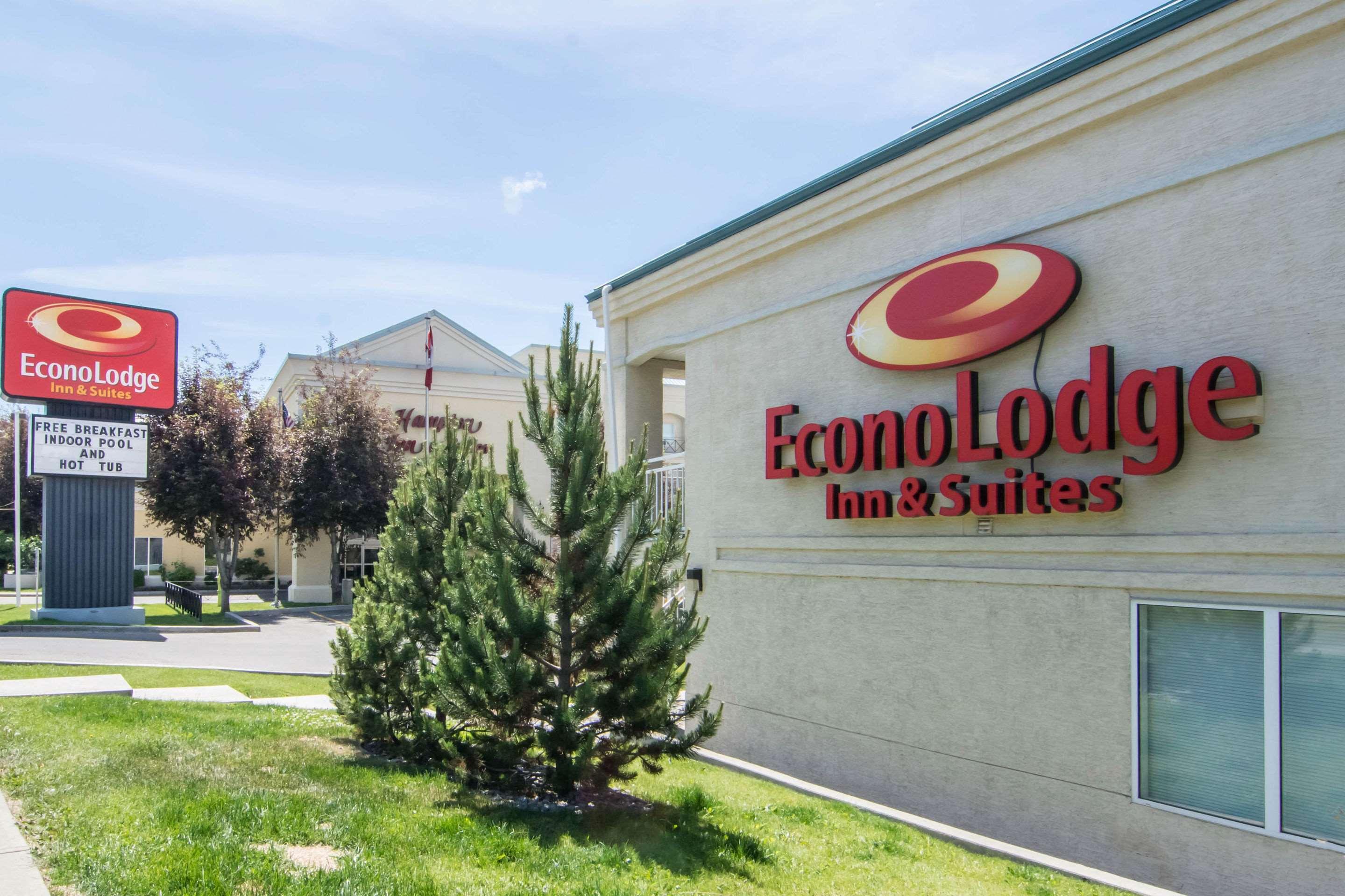 Econo Lodge Inn & Suites University Calgary Ngoại thất bức ảnh