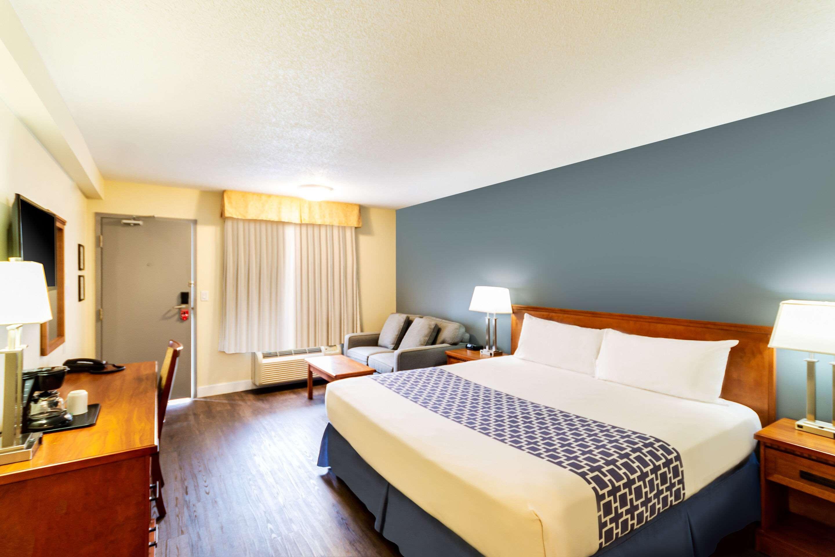 Econo Lodge Inn & Suites University Calgary Ngoại thất bức ảnh