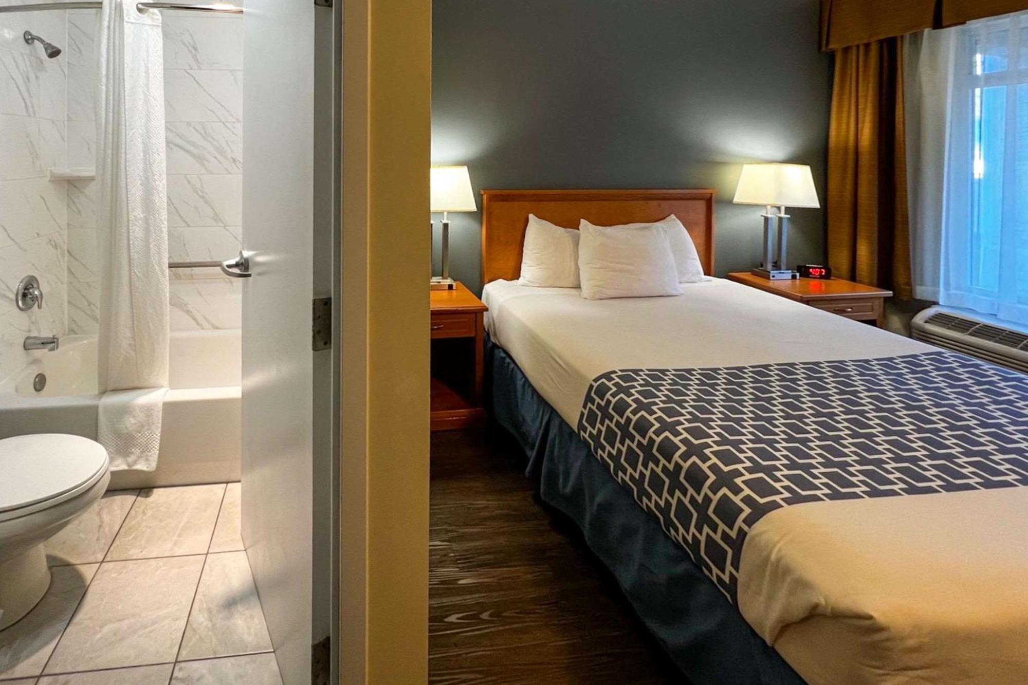 Econo Lodge Inn & Suites University Calgary Ngoại thất bức ảnh