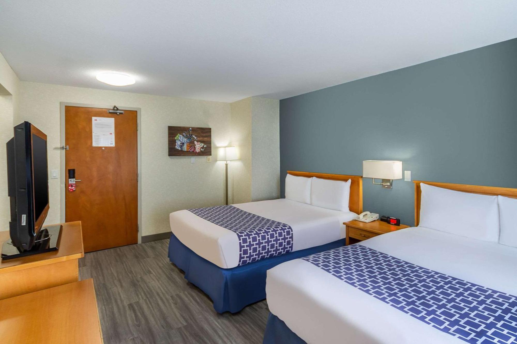 Econo Lodge Inn & Suites University Calgary Ngoại thất bức ảnh