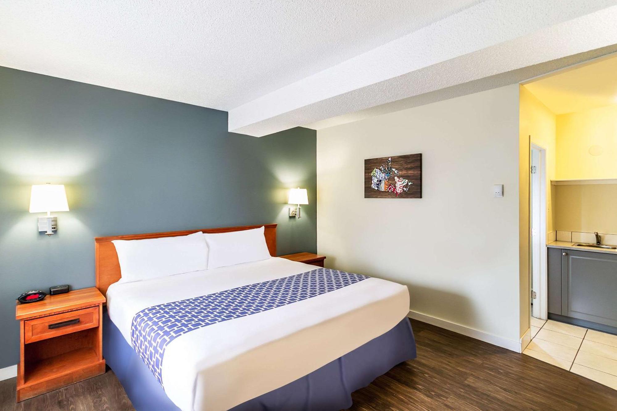 Econo Lodge Inn & Suites University Calgary Ngoại thất bức ảnh